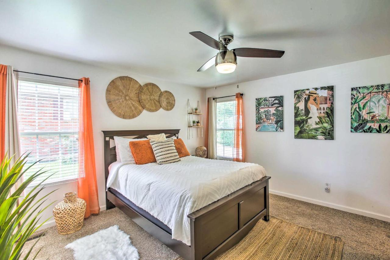 Villa Charming Springfield Escape With Furnished Deck Esterno foto