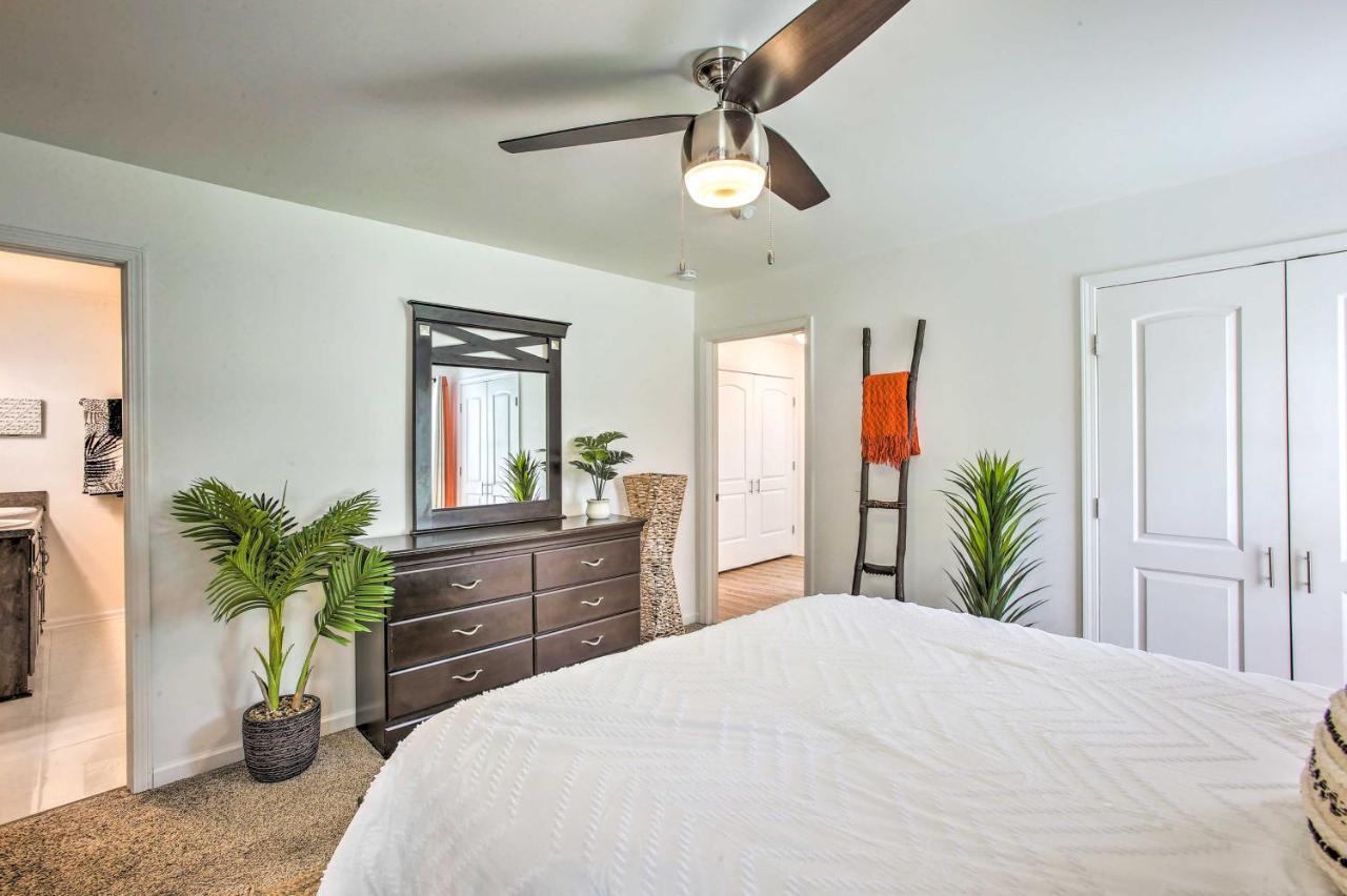 Villa Charming Springfield Escape With Furnished Deck Esterno foto
