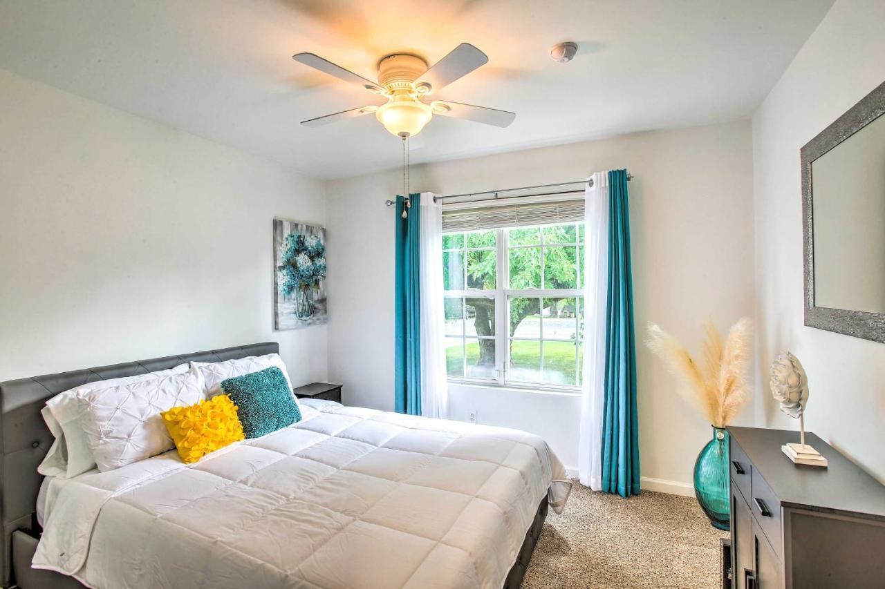 Villa Charming Springfield Escape With Furnished Deck Esterno foto
